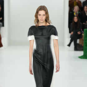 Prohlédněte si kolekci Loewe Ready to Wear Fall Winter 2023...
