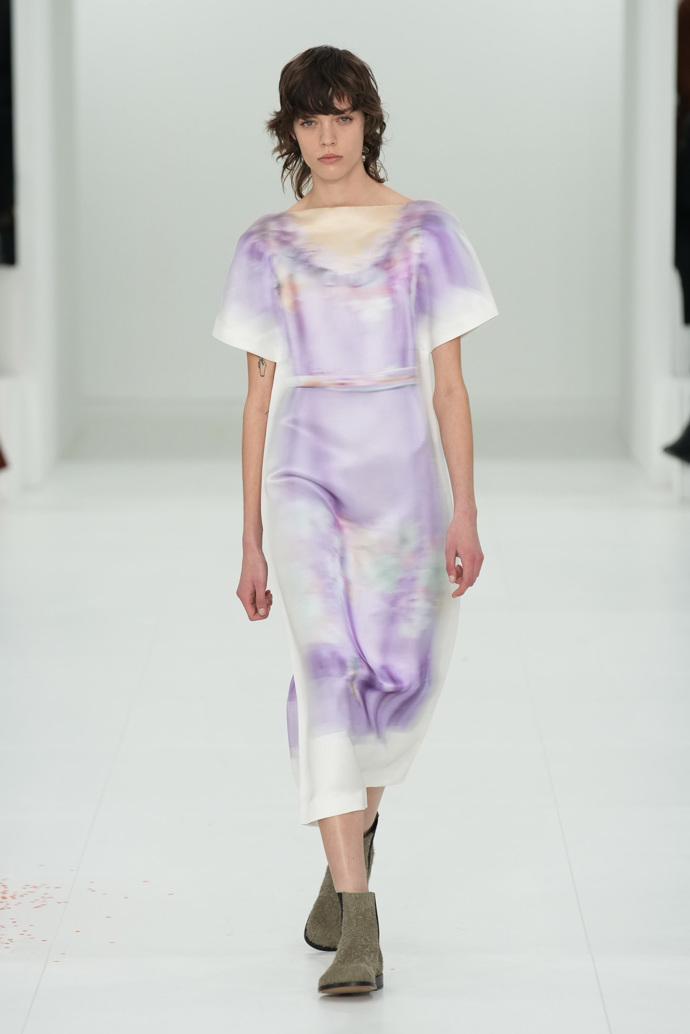 Prohlédněte si kolekci Loewe Ready to Wear Fall Winter 2023...
