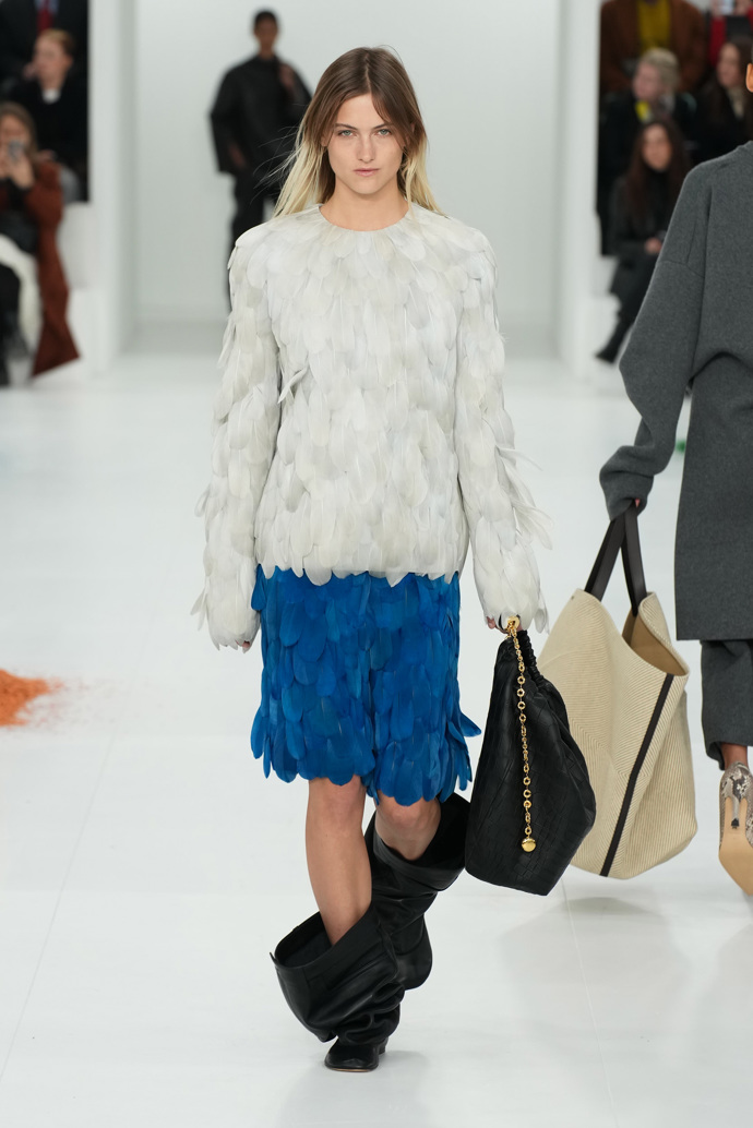 Prohlédněte si kolekci Loewe Ready to Wear Fall Winter 2023...
