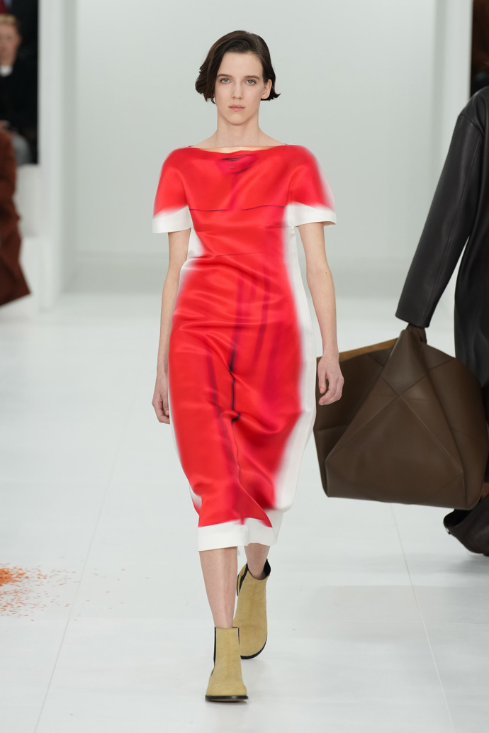 Prohlédněte si kolekci Loewe Ready to Wear Fall Winter 2023...
