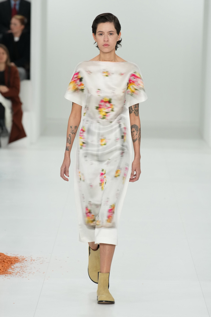Prohlédněte si kolekci Loewe Ready to Wear Fall Winter 2023...

