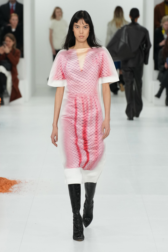 Prohlédněte si kolekci Loewe Ready to Wear Fall Winter 2023...
