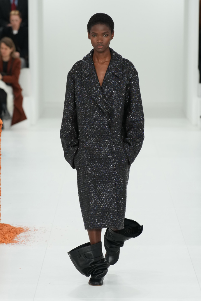 Prohlédněte si kolekci Loewe Ready to Wear Fall Winter 2023...
