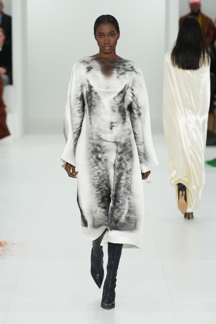 Prohlédněte si kolekci Loewe Ready to Wear Fall Winter 2023...
