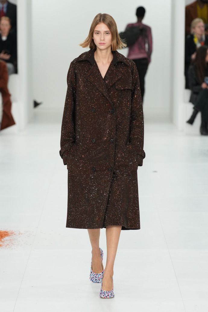 Prohlédněte si kolekci Loewe Ready to Wear Fall Winter 2023...
