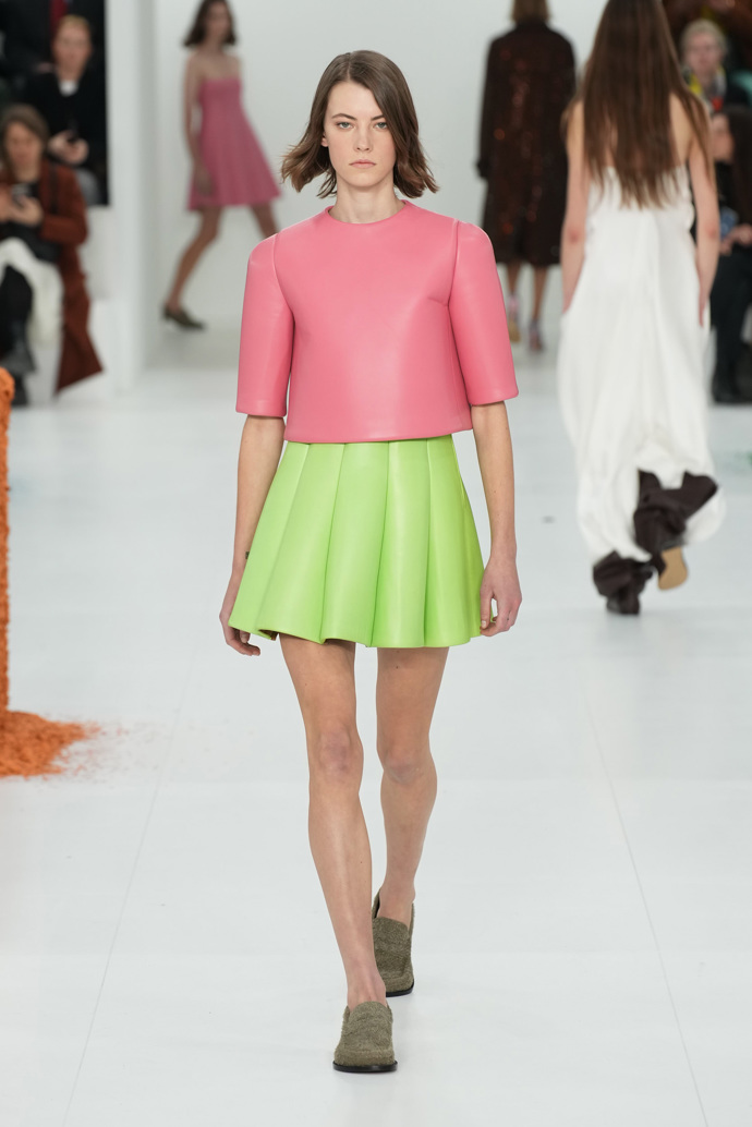 Prohlédněte si kolekci Loewe Ready to Wear Fall Winter 2023...
