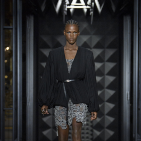 Prohlédněte si kolekci Louis Vuitton Ready to Wear Fall Winter 2023...
