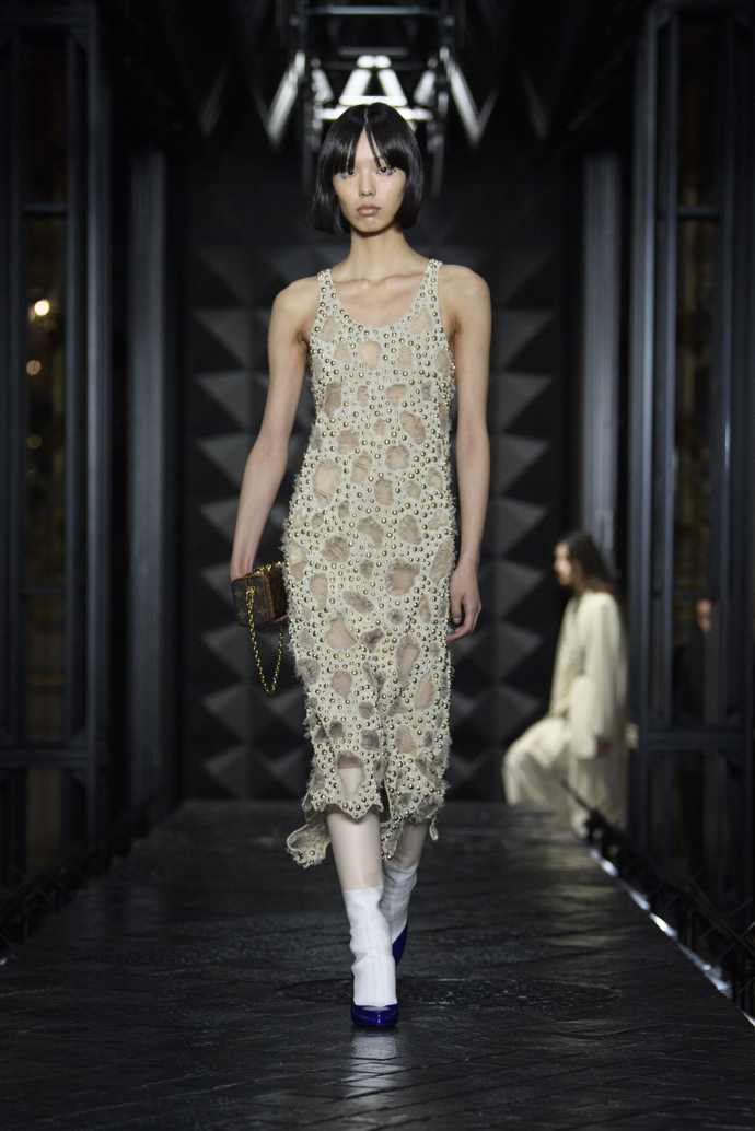 Prohlédněte si kolekci Louis Vuitton Ready to Wear Fall Winter 2023...
