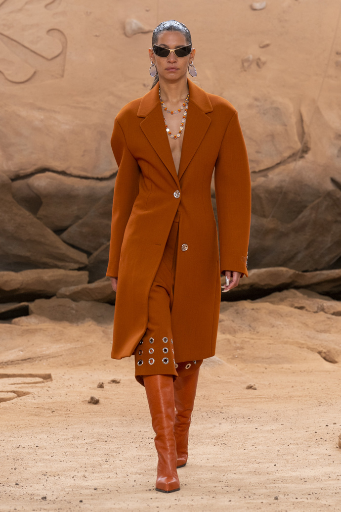 Prohlédněte si kolekci Off-White Ready to Wear Fall Winter 2023...
