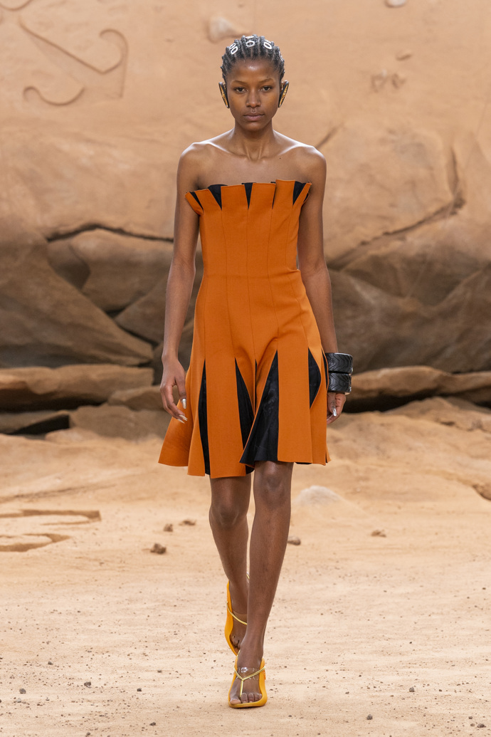Prohlédněte si kolekci Off-White Ready to Wear Fall Winter 2023...
