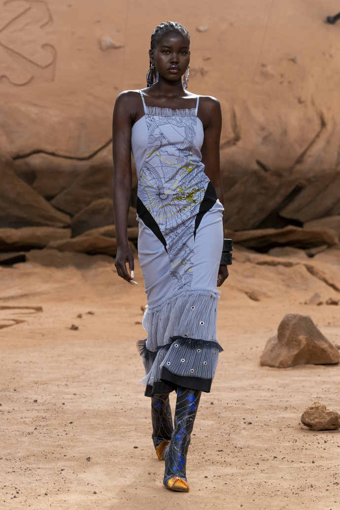 Prohlédněte si kolekci Off-White Ready to Wear Fall Winter 2023...
