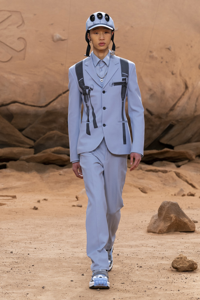 Prohlédněte si kolekci Off-White Ready to Wear Fall Winter 2023...
