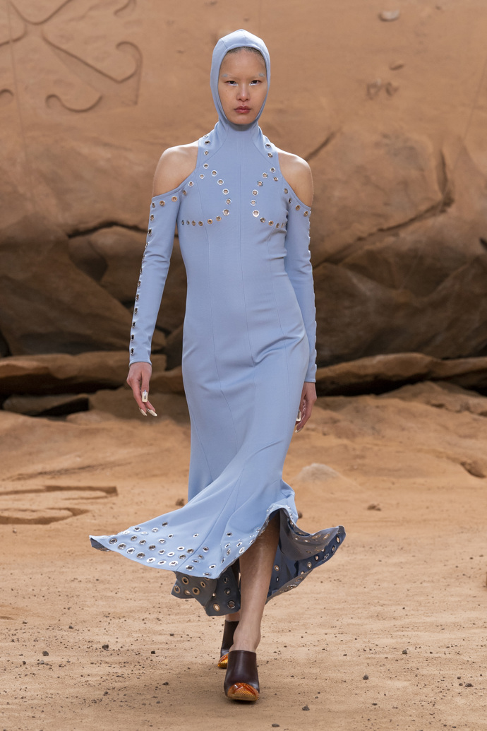 Prohlédněte si kolekci Off-White Ready to Wear Fall Winter 2023...

