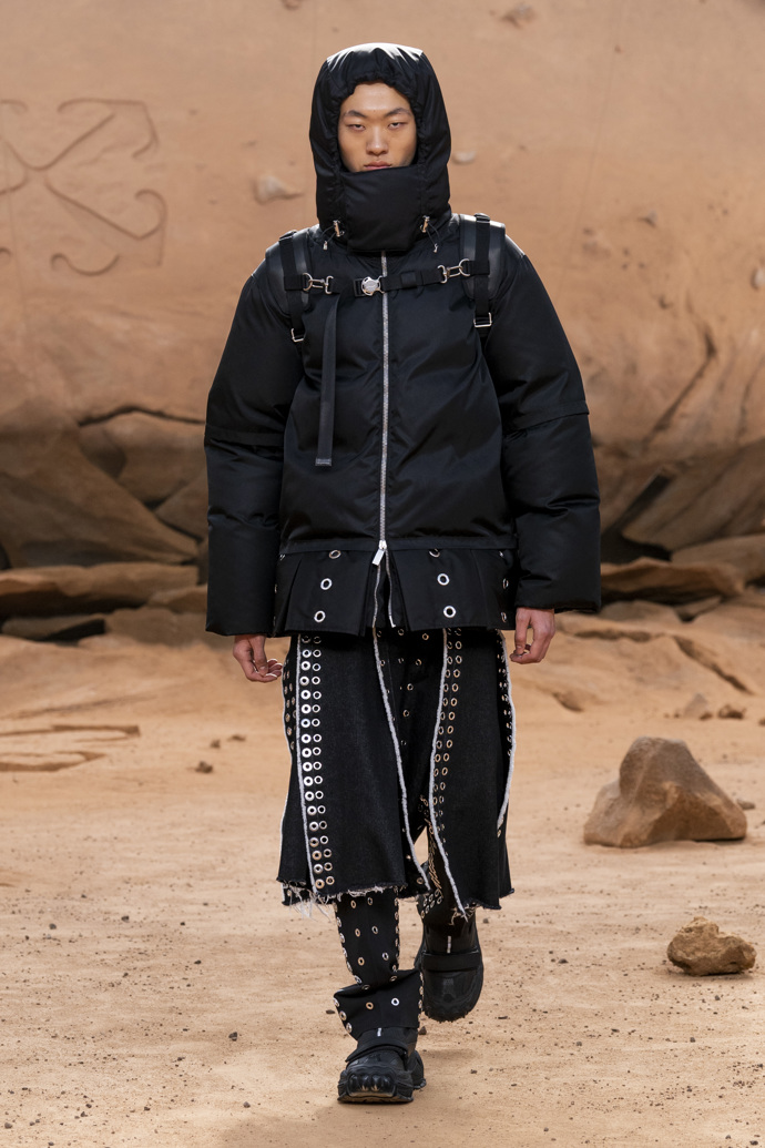 Prohlédněte si kolekci Off-White Ready to Wear Fall Winter 2023...
