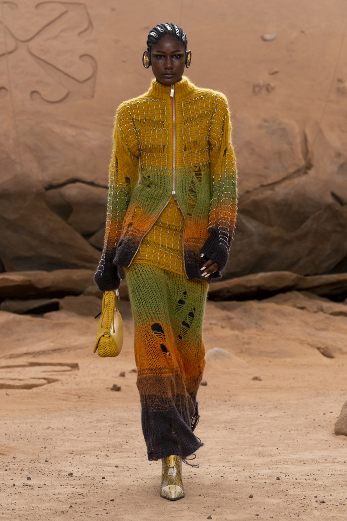 Prohlédněte si kolekci Off-White Ready to Wear Fall Winter 2023...

