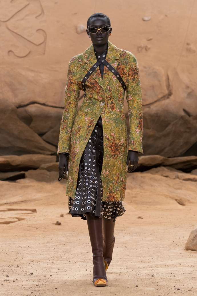 Prohlédněte si kolekci Off-White Ready to Wear Fall Winter 2023...
