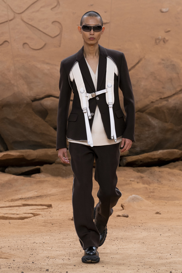 Prohlédněte si kolekci Off-White Ready to Wear Fall Winter 2023...
