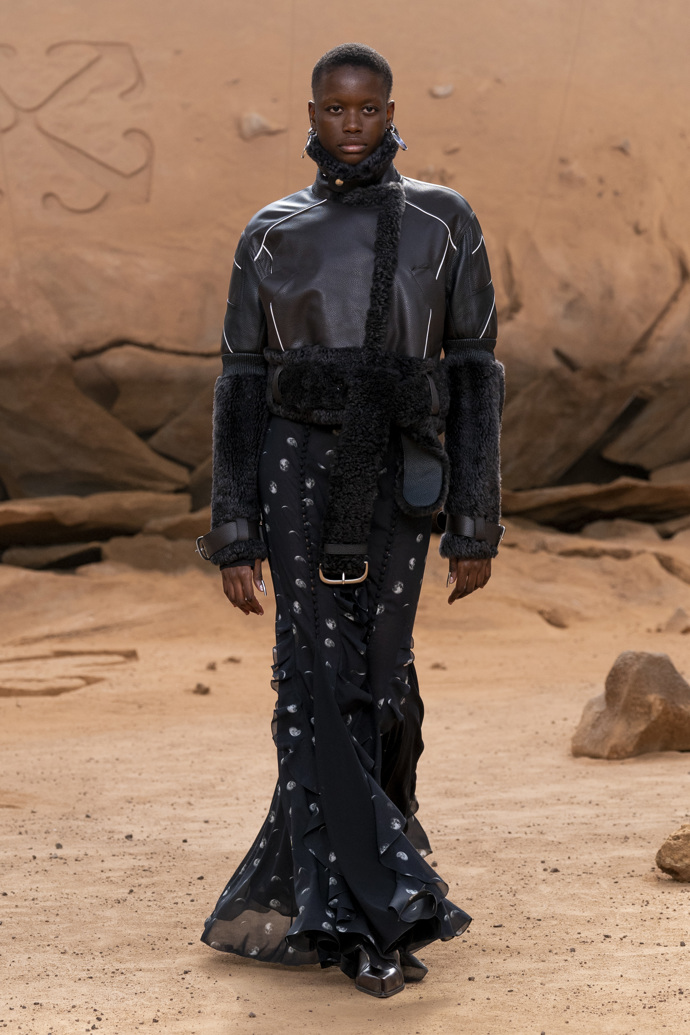 Prohlédněte si kolekci Off-White Ready to Wear Fall Winter 2023...
