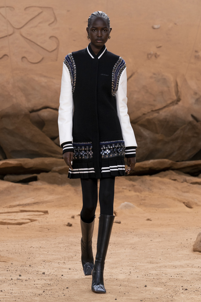 Prohlédněte si kolekci Off-White Ready to Wear Fall Winter 2023...
