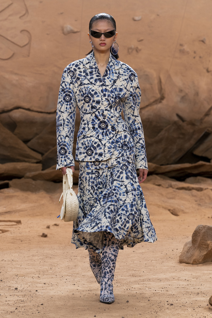 Prohlédněte si kolekci Off-White Ready to Wear Fall Winter 2023...
