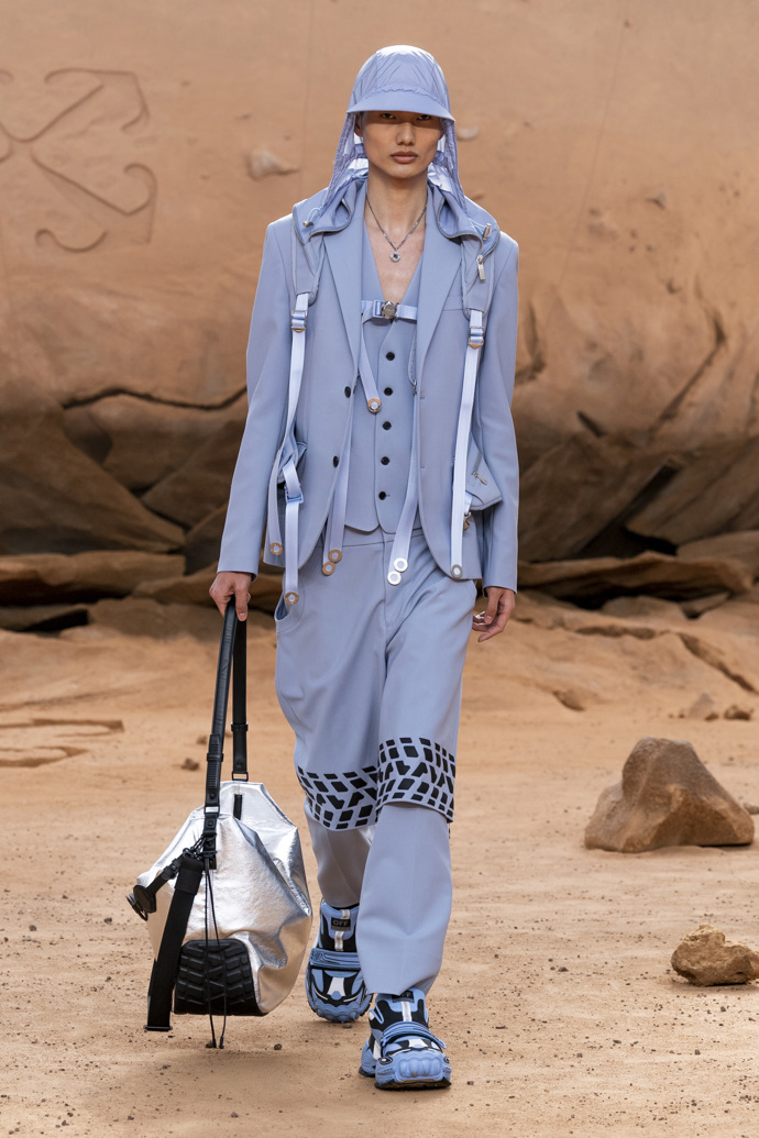Prohlédněte si kolekci Off-White Ready to Wear Fall Winter 2023...
