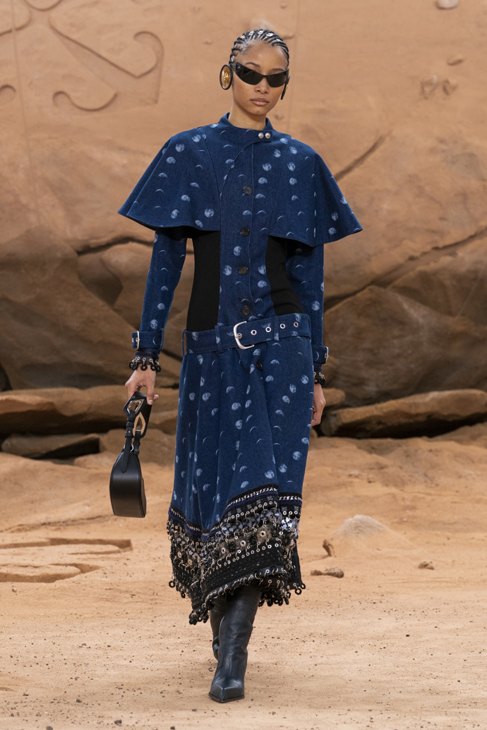 Prohlédněte si kolekci Off-White Ready to Wear Fall Winter 2023...
