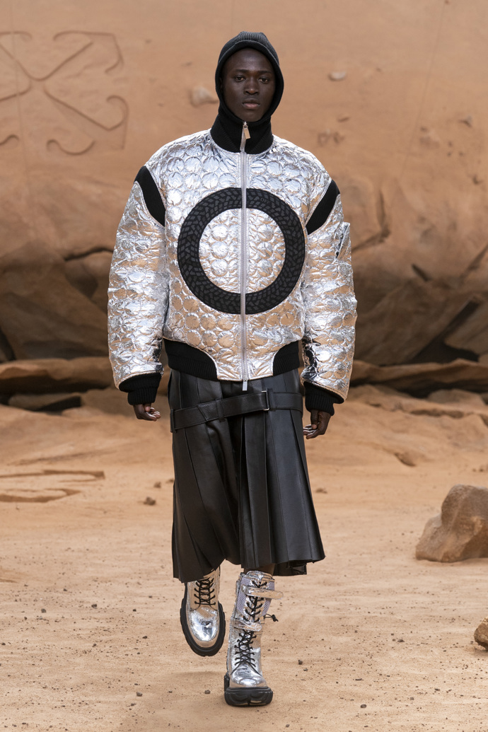 Prohlédněte si kolekci Off-White Ready to Wear Fall Winter 2023...
