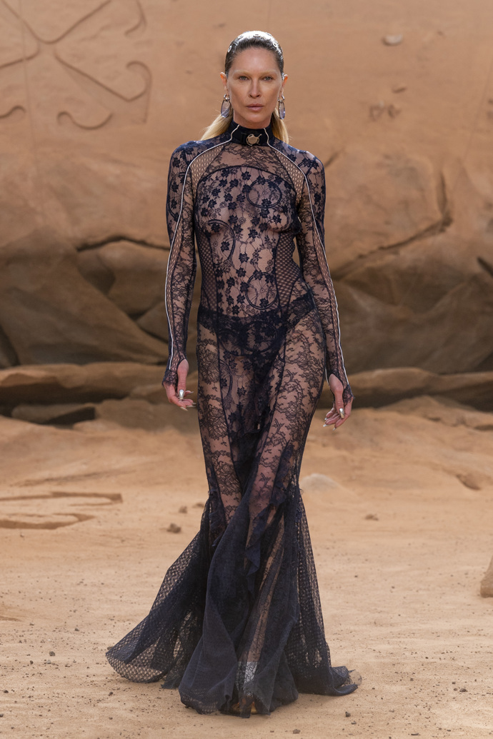 Prohlédněte si kolekci Off-White Ready to Wear Fall Winter 2023...
