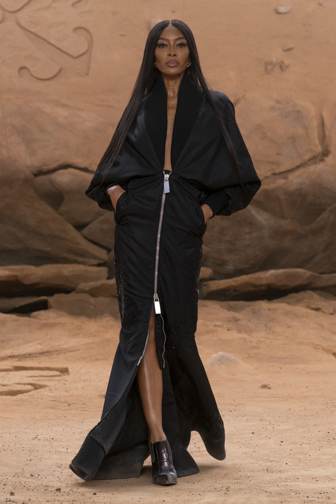 Prohlédněte si kolekci Off-White Ready to Wear Fall Winter 2023...
