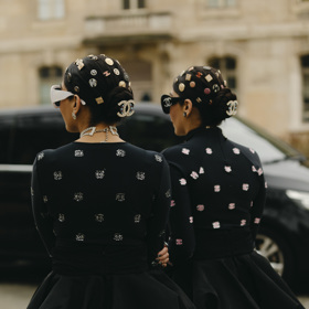 Inspiraci pro váš účes můžete hledat v ulicích fashion weeků...
