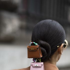 Inspiraci pro váš účes můžete hledat v ulicích fashion weeků...
