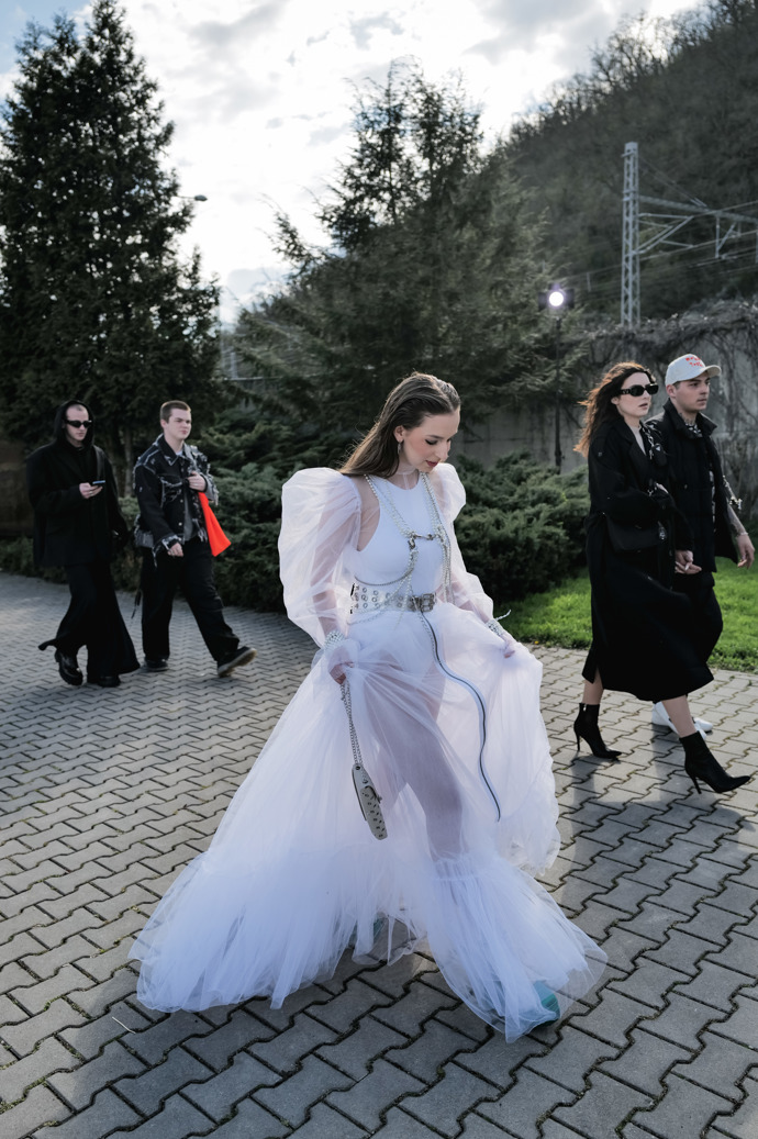MBPFW, DEN DRUHÝ: Co oblékli návštěvníci pražského fashion weeku?
