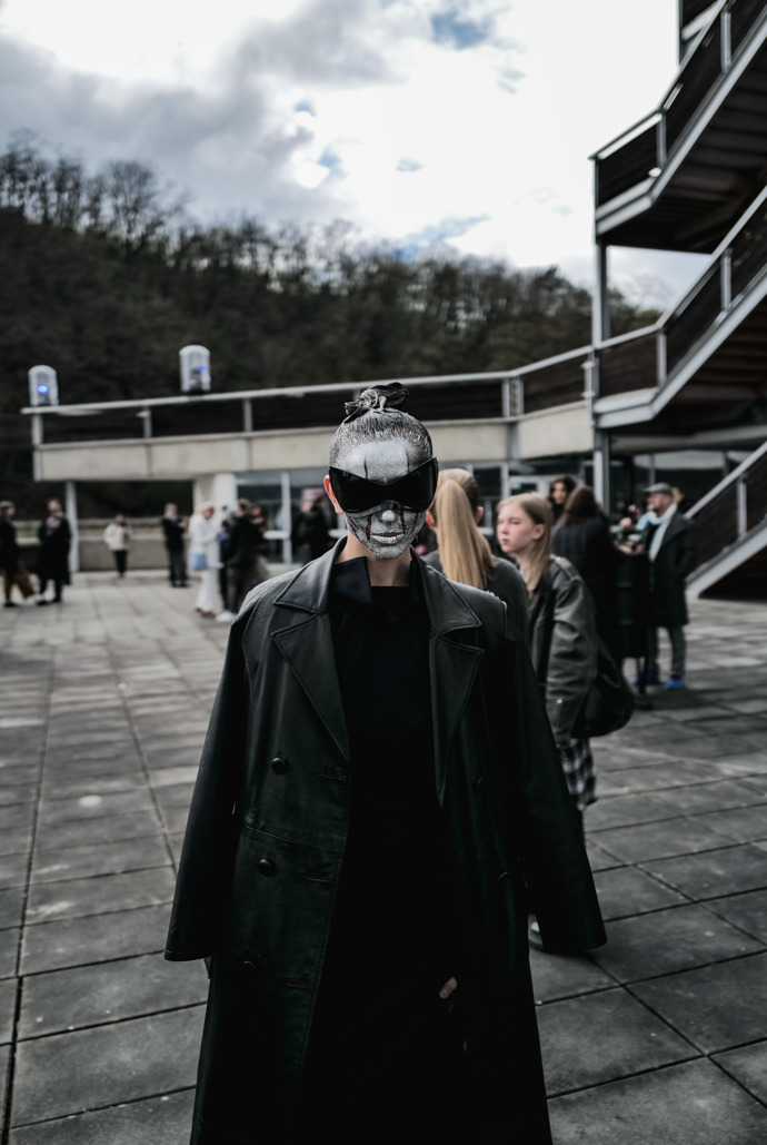 MBPFW, DEN PRVNÍ: Co oblékli návštěvníci pražského fashion weeku?
