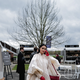MBPFW, DEN PRVNÍ: Co oblékli návštěvníci pražského fashion weeku?
