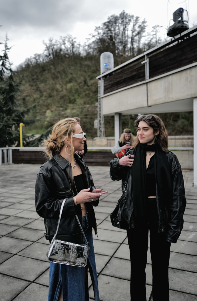 MBPFW, DEN PRVNÍ: Co oblékli návštěvníci pražského fashion weeku?
