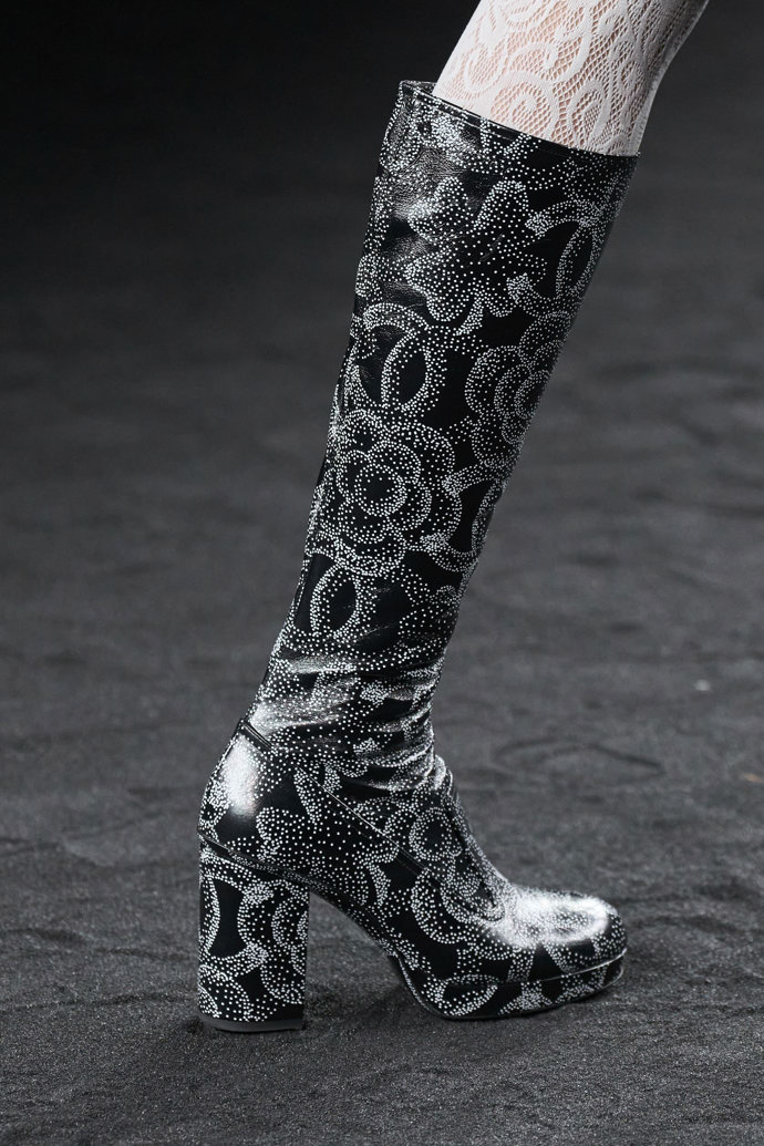 CHANEL
