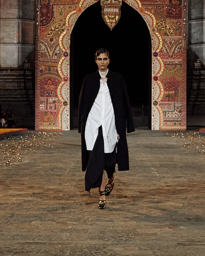 Prohlédněte si kolekci Dior Fall 2023...
Prohlédněte si kolekci Dior Fall 2023...