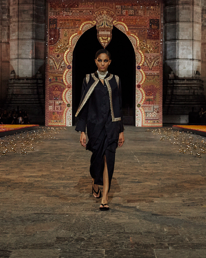 Prohlédněte si kolekci Dior Fall 2023...
Prohlédněte si kolekci Dior Fall 2023...