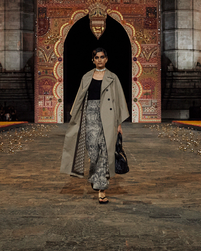 Prohlédněte si kolekci Dior Fall 2023...
Prohlédněte si kolekci Dior Fall 2023...