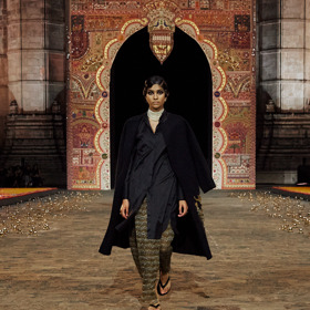 Prohlédněte si kolekci Dior Fall 2023...
Prohlédněte si kolekci Dior Fall 2023...
