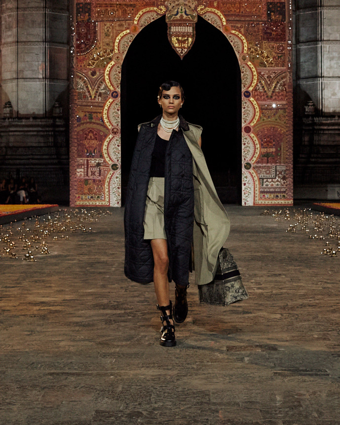 Prohlédněte si kolekci Dior Fall 2023...
Prohlédněte si kolekci Dior Fall 2023...