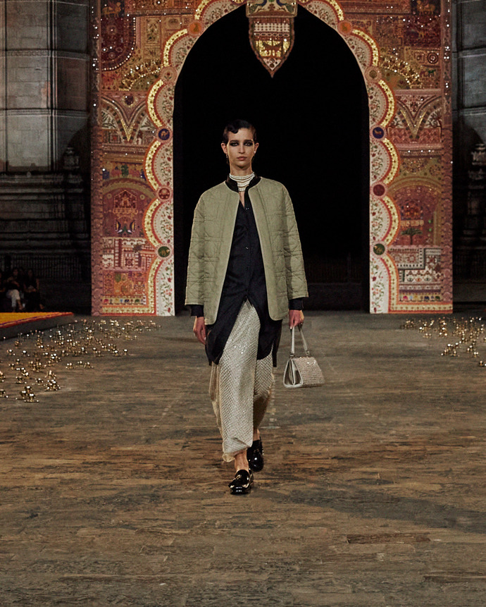 Prohlédněte si kolekci Dior Fall 2023...
Prohlédněte si kolekci Dior Fall 2023...