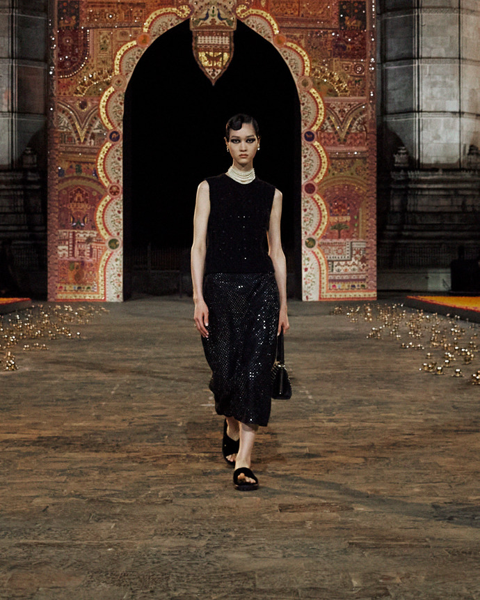 Prohlédněte si kolekci Dior Fall 2023...
Prohlédněte si kolekci Dior Fall 2023...