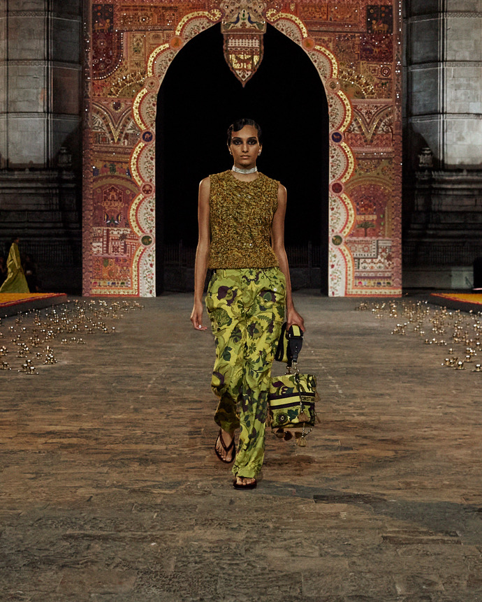 Prohlédněte si kolekci Dior Fall 2023...
Prohlédněte si kolekci Dior Fall 2023...