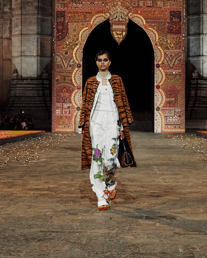 Prohlédněte si kolekci Dior Fall 2023...
Prohlédněte si kolekci Dior Fall 2023...