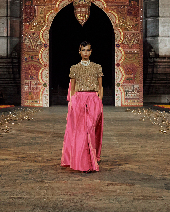 Prohlédněte si kolekci Dior Fall 2023...
Prohlédněte si kolekci Dior Fall 2023...