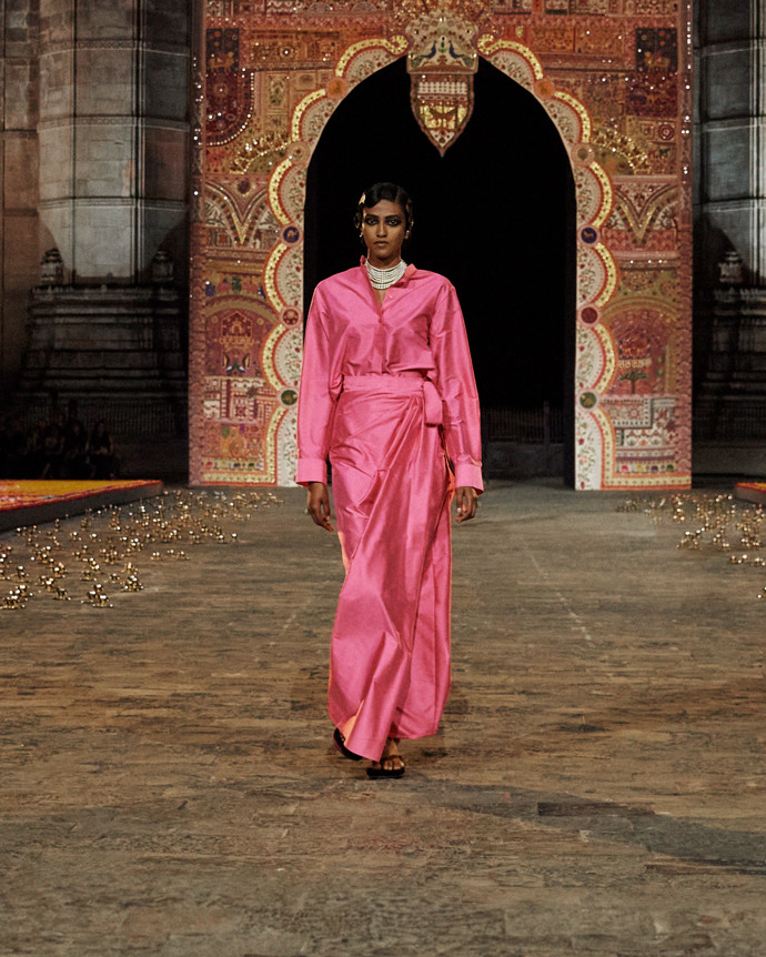 Prohlédněte si kolekci Dior Fall 2023...
Prohlédněte si kolekci Dior Fall 2023...