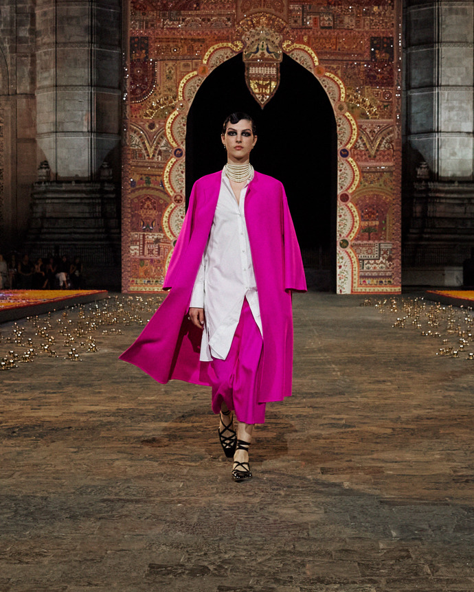 Prohlédněte si kolekci Dior Fall 2023...
Prohlédněte si kolekci Dior Fall 2023...
