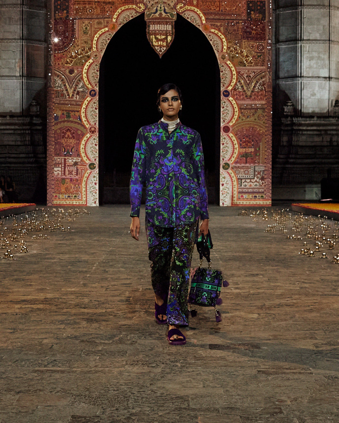 Prohlédněte si kolekci Dior Fall 2023...
Prohlédněte si kolekci Dior Fall 2023...
