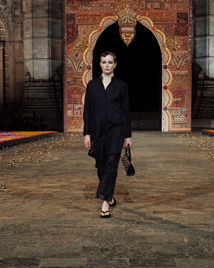 Prohlédněte si kolekci Dior Fall 2023...
Prohlédněte si kolekci Dior Fall 2023...